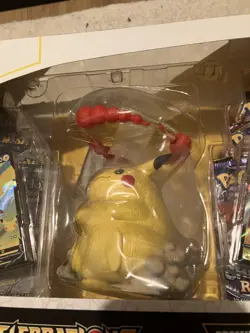 Pikachu VMAX 25th Celebrations Premium Figure Collection Pokemon TCG Box New - Image 4