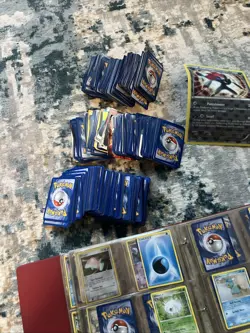Random Pokemon Cards Lot - Image 2