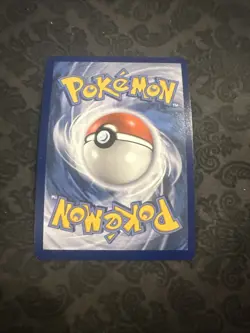 Pikachu V 043/185 Vivid Voltage Holo Pokemon - Image 2