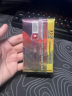Pokemon TCG Dragon Majesty Booster Pack Salamence Art New Sealed 2018 - Image 2