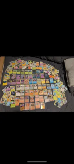 125 Pokemon Card Random Bundle with FIVE Guaranteed RARE/Holos/Reverse Holos - Image 1