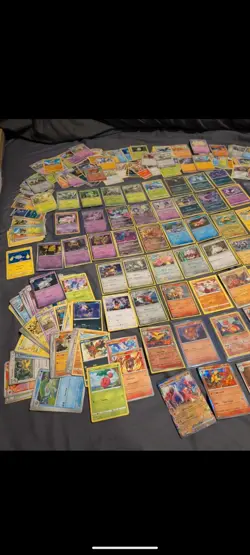 125 Pokemon Card Random Bundle with FIVE Guaranteed RARE/Holos/Reverse Holos - Image 3