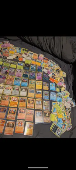 125 Pokemon Card Random Bundle with FIVE Guaranteed RARE/Holos/Reverse Holos - Image 4