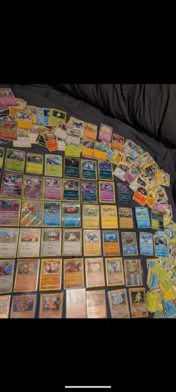 125 Pokemon Card Random Bundle with FIVE Guaranteed RARE/Holos/Reverse Holos - Image 5