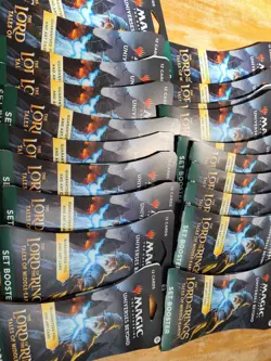 MTG The Lord of the Rings: Tales of Middle-Earth Sleeved Set Booster 20 Packs - Image 1