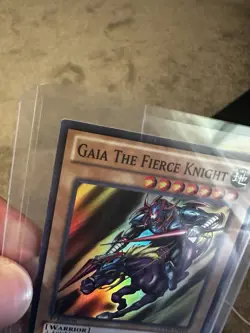 Yugioh! Gaia the Fierce Knight LCYW-EN002 Super Rare 1st Edition VLP/NM - Image 5