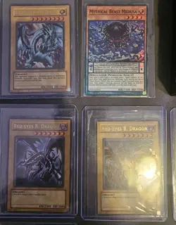 **16 CARD VINTAGE YU-GI-OH LOT OF *ALL HOLOS* INCLUDING A DECK BOX** - Image 5
