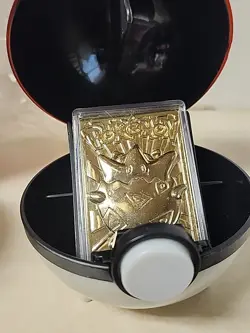 Vintage, 23-karat gold-plated Togepi Pokemon trading Card 1999 - Image 1