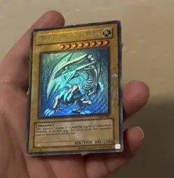 Yugioh Blue Eyes White Dragon SDK-001 Full Holo Bleed Misprint - Image 1