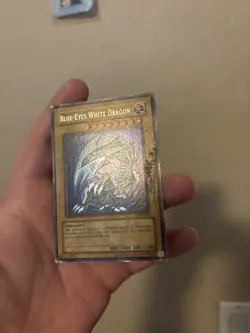 Yugioh Blue Eyes White Dragon SDK-001 Full Holo Bleed Misprint - Image 3