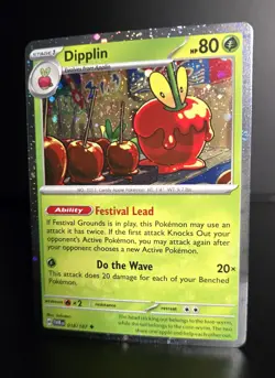 Pokemon TCG - DIPPLIN - 018/167 - Cosmos Holo SWIRL - Twilight Masquerade - NM+ - Image 1