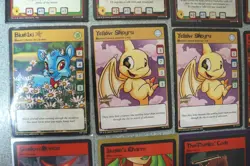 🍓 Vintage Neopets Trading Card Game Lot WOTC TCG Yellow Shoyru Blue Ixi Bundle - Image 5