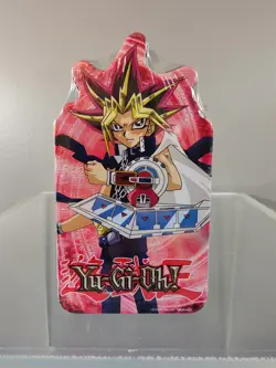 NEW SEALED 2005 YU-GI-OH! RED COLLECTIBLE CARD CARRYING TIN WITH GUMBALLS - Image 1