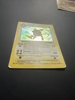 1999 Pokemon RAICHU Base Set SHADOWLESS Edition HOLO Rare Card 14/102 WotC mp-hp - Image 2