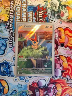 Carta pokemon Victini Promo Illustration Rare SVP208 italiana Sar/Ir gallery nm - Image 1