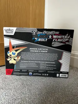 Pokemon TCG: BlackBolt & White Flare - Unova Victini Illustration Collection EN - Image 2