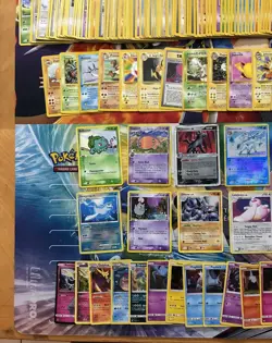 Vintage Pokemon Card Lot Holo Etc MP-Damaged Charizard Espeon Glaceon Fire 580+ - Image 2