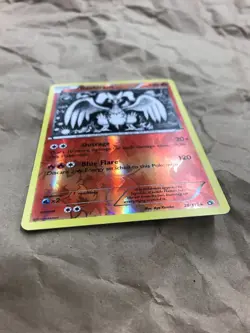 Reshiram Reverse Holo Rare B&W Legendary Treasures 28/113 Pokemon Card Good Cond - Image 2