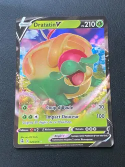CARTE POKEMON DRATATIN V 026/264 FR ULTRA RARE EB POING DE FUSION - NEUF - Image 1