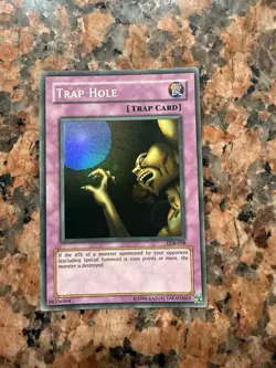 Trap Hole LOB-058 The Legend of Blue Eyes White Dragon Unlimited - Image 1