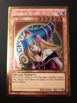 Yu-Gi-Oh! Dunkles Magier-Madchen, PGLD-DE033, UR, 2. Auflage, Deutsch, NM-EX - Image 1