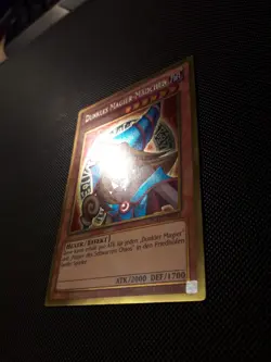Yu-Gi-Oh! Dunkles Magier-Madchen, PGLD-DE033, UR, 2. Auflage, Deutsch, NM-EX - Image 3