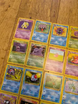32 Pokemon Vintage Fossil Set Rare Non Holo 1998 Cards - Image 2
