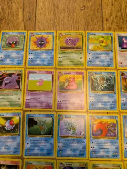 32 Pokemon Vintage Fossil Set Rare Non Holo 1998 Cards - Image 3