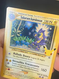 CARTE POKEMON SALARSEN LUMINEUX SWSH137 HOLO FR PROMO EB CELEBRATIONS - NM/M - Image 2