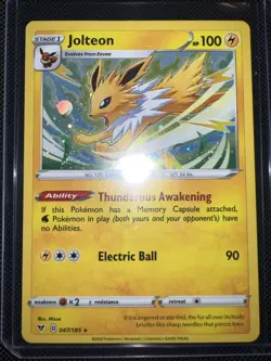 2020 POKEMON VIVID VOLTAGE JOLTEON 047/185 COSMOS HOLO (RARE) - Image 1