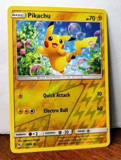 POKEMON PIKACHU 19/68 REVERSE HOLO HIDDEN FATES LP-NM - Image 1