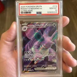 2025 POKEMON DRI EN-DESTINED RIVALS ULTRA RARE TEAM ROCKET'S NIDOKING EX PSA 10 - Image 1