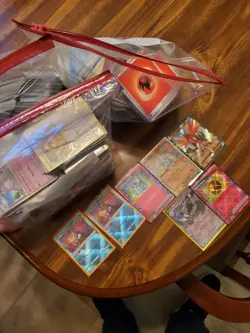Pokemon TCG Bulk LOT! 900+ Cards! Many Rares And Some V's Included! S&V! - Image 1