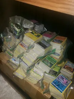 Pokemon Cards Bulk Lot of 1000 Cards - RARES HOLOS AND REVERSE HOLOS INCLUDED! - Image 2