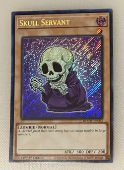 YuGiOh ~ Skull Servant EN002 ~ Secret Rare 1st Edition ~ Monster Mayhem - Image 1