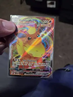 Pokemon TCG Flareon VMAX 018/203SWSH07: Evolving Skies Holo Card Mint Condition - Image 1