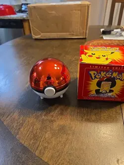 Pokemon #25 Pikachu Burger King 23k Gold Plated Trading Card & Pokeball, Red Box - Image 2
