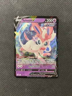 Pokemon TCG Sylveon V 074/203! NM Condition! See Description! - Image 1