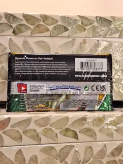 Nintendo Pokemon TCG Sword & Shield Evolving Skies Booster Pack - Image 2