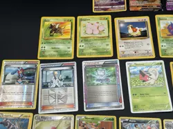 (29 Lot) 29 Pokemon Cards Vintage Modern Full Art English Foreign Mix - Image 3
