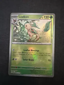 Leafeon (Poke Ball Pattern) 005/131 Sv: Prismatic Evolutions Pokemon Tcg - Image 1