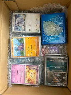 Pokemon 800 Card Bulk Lot! Holos, Non-Holo C/U+ Accessories, Double and Ultra R - Image 3