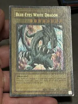 Yu-Gi-Oh! Blue-Eyes White Dragon LOB-001 Unlimited Ultra Rare MP WAVY - Image 1