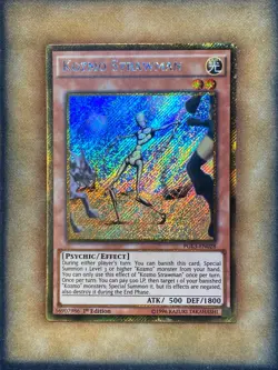 Yugioh Kozmo Strawman PGL3-EN028 Gold Secret Rare 1st Ed LP - Image 1