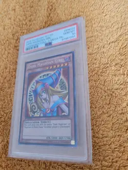 PSA 10 - YUGIOH - 2012 - LCYW-EN022 - 1.ED. - DARK MAGICIAN GIRL - SECRET RARE - Image 2