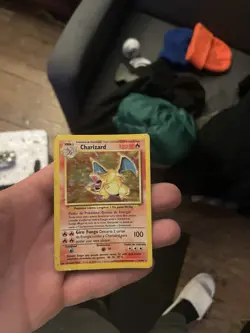 Pokemon TCG Charizard 4/102 Holo Card (Spanish) Base Set Light Play Condition - Image 1