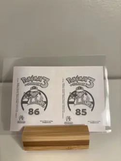 Pokemon Spanish Pokedex Card: 3 Gus Trainers - Image 1