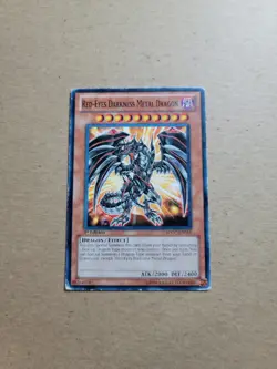 Red-Eyes Darkness Metal Dragon - SDDC-EN013 - 1st Edition - YuGiOh-HP - Image 1