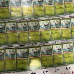 Pokemon TCG Bulbasaur 001/165 Cosmos Holo Scarlet & Violet LOT OF 33 ALL LP-NM - Image 4