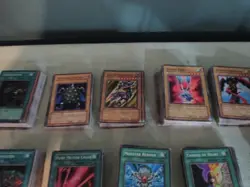 Lot of 500+ Yu-Gi-Oh Cards, Early Sets including 1st Edition w/ Collectors' Tin - Image 4